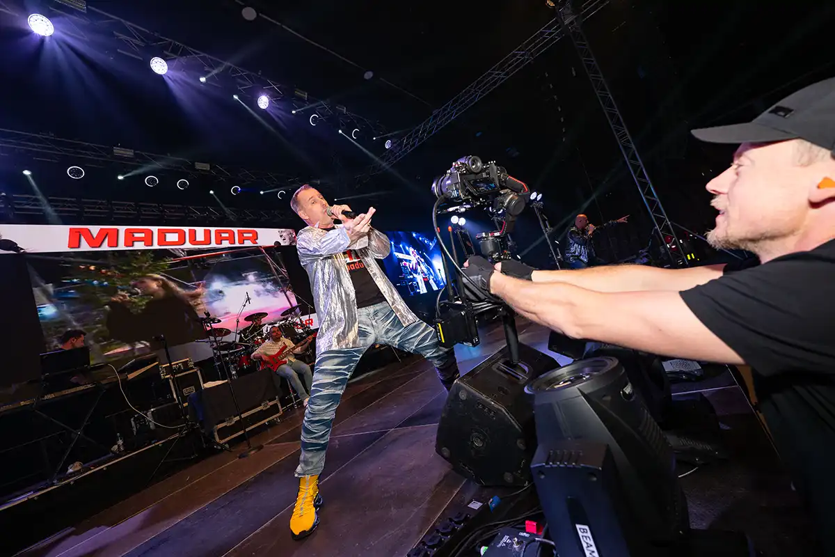 viac ako 1 000 koncertov v CZ, SK, HU, USA, CA, IT