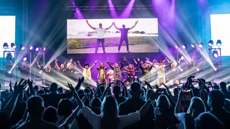 500 000 videní – MADUAR feat. Captain Jack, Rednex, Twenty 4 Seven, Nicotini & Robert Burian – Show How Mad U A